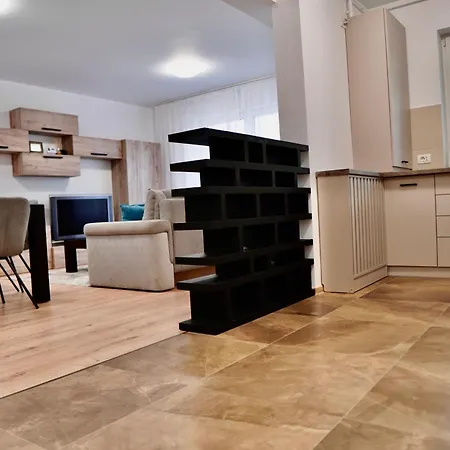 Lägenhet Coresi Topcity 2camere *