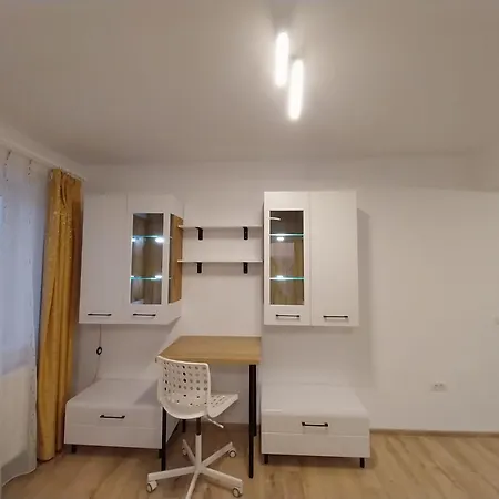 Coresi Topcity 2camere Apartamento *