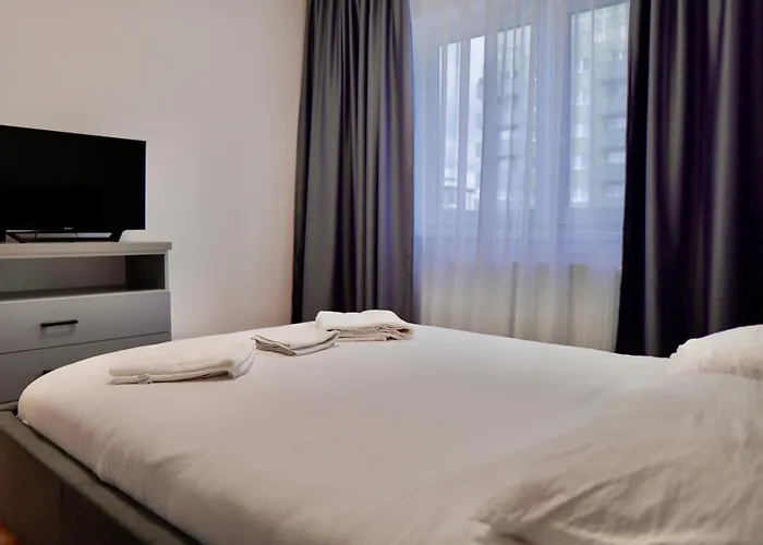 Апартаменти Coresi Topcity 2camere *