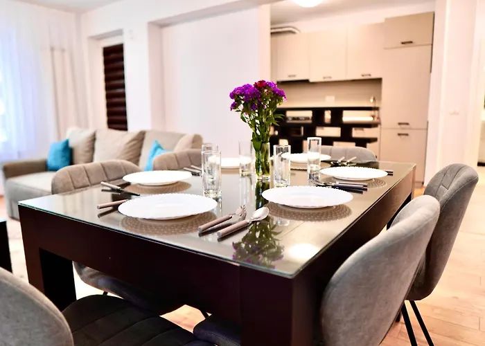 Апартаменти Coresi Topcity 2camere *