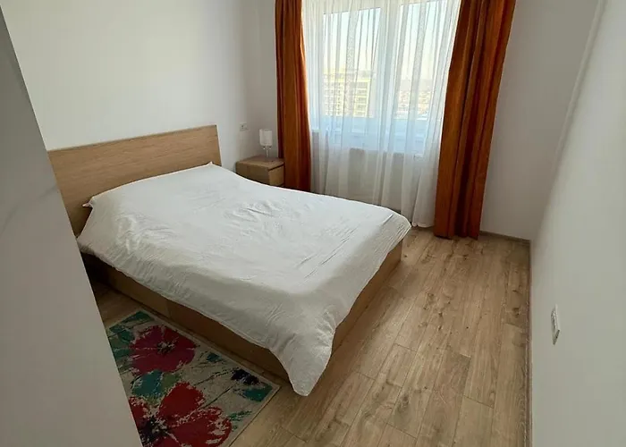 Coresi Topcity 2camere Apartamento *